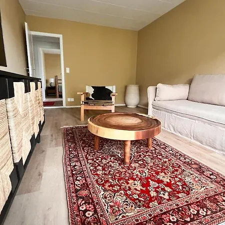 Apartment Elegant City With Balcony! -101-16- *